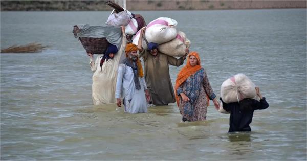 40 lakh people affected by floods in pakistan