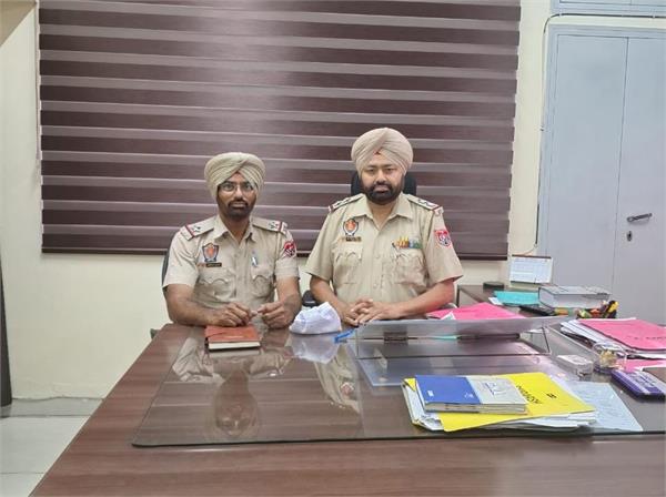 7 accused arrested along with heroin