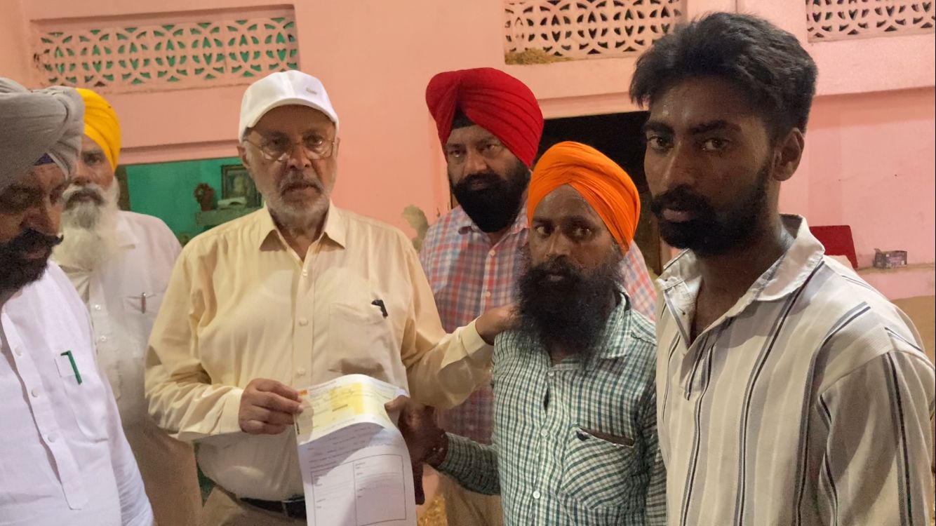 ਮੰਤਰੀ ਡਾ. ਬਲਬੀਰ ਸਿੰਘ ਨੇ ਹੜ੍ਹ ਪੀੜ੍ਹਤਾਂ ਦੀ ਮਦਦ ਲਈ ਵਧਾਇਆ ਹੱਥ, ਆਰਥਿਕ ਸਹਾਇਤਾ ਦੇ ਕੀਤੇ ਚੈੱਕ ਭੇਂਟ