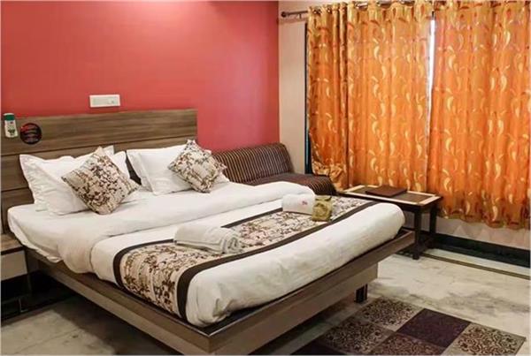 hotel room booking will become cheaper due to gst reduction