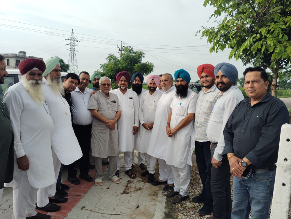 ਡਾ.ਧਰਮਵੀਰ ਗਾਂਧੀ ਨੇ ਕੀਤਾ ਘੱਗਰ ਦਰਿਆ ਦਾ ਦੌਰਾ