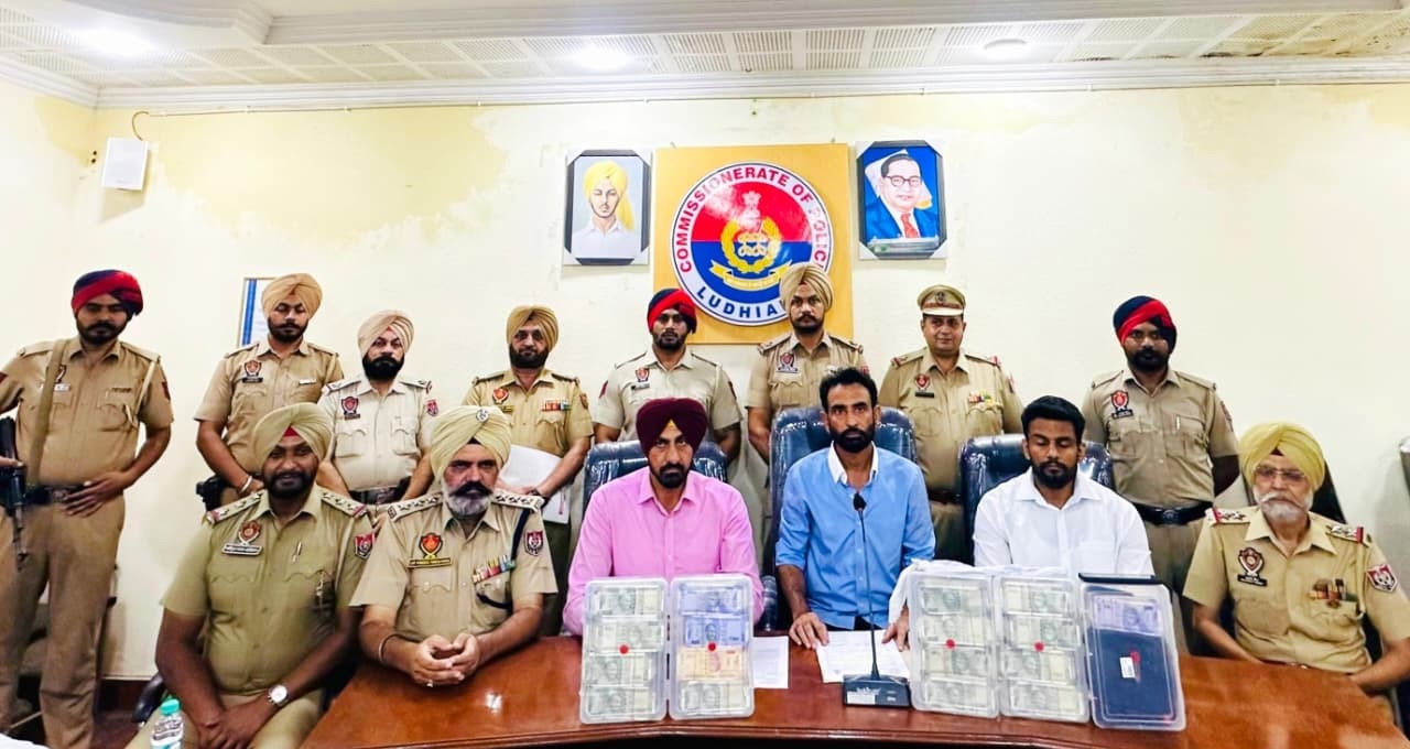 ਚਾਕੂ ਦੀ ਨੋਕ ’ਤੇ ਰੋਲਿੰਗ ਮਿੱਲ ਦੇ ਦਫ਼ਤਰ ’ਚੋਂ ਲੱਖਾਂ ਰੁਪਏ ਲੁੱਟਣ ਵਾਲਾ ਮੁਲਜ਼ਮ ਸਾਥੀ ਸਮੇਤ ਗ੍ਰਿਫਤਾਰ