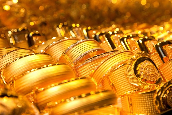 ਸਰਾਫਾ ਬਾਜ਼ਾਰ ''ਚ ਆਇਆ ਭਾਰੀ ਉਛਾਲ , ਚਾਂਦੀ 7,000 ਰੁਪਏ ਚੜ੍ਹੀ ਤੇ ਸੋਨੇ ਨੇ ਬਣਾਇਆ...