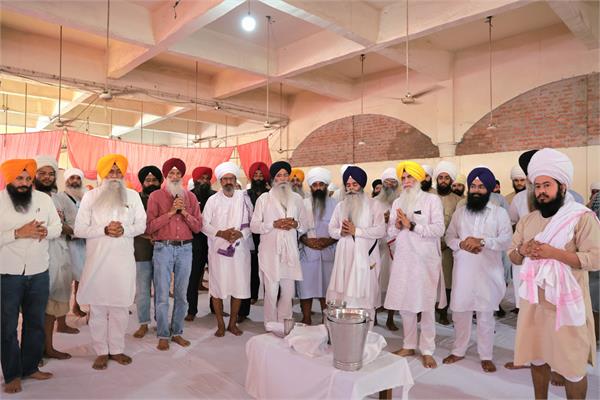 renovation of diwan hall and paint started at takht sri keshgarh sahib