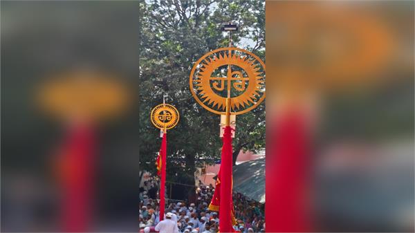 two golden   hari   nishan sahibs were offered at dera sachkhand ballan