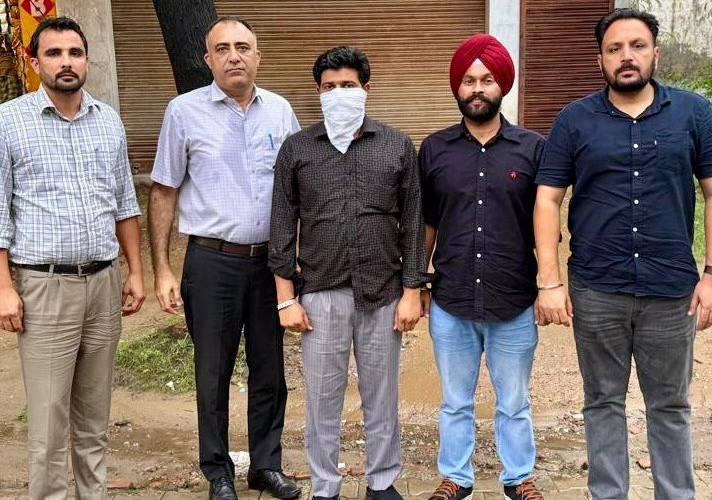 1,50,000 ਰੁਪਏ ਦੀ ਰਿਸ਼ਵਤ ਲੈਂਦਾ ਜੰਗਲਾਤ ਗਾਰਡ ਰੰਗੇ ਹੱਥੀਂ ਕਾਬੂ