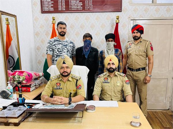 robbers arrested  stolen motorcycle also recovered