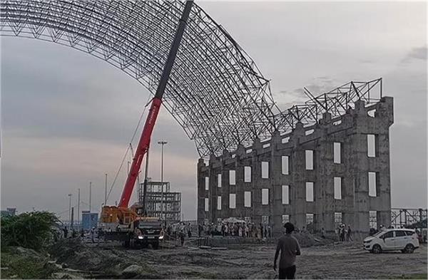 major accident 9 people killed 5 injured due to building collapse