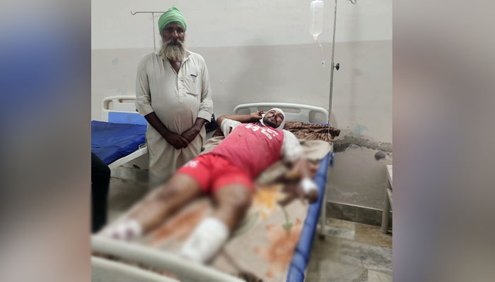 ਦਿਨ ਦਿਹਾੜੇ ਲੁੱਟ: ਦੁਕਾਨਦਾਰ ''ਤੇ ਚਾਕੂਆਂ ਨਾਲ ਹਮਲਾ, ਨਕਦੀ ਲੁੱਟ ਹੋਏ ਫਰਾਰ