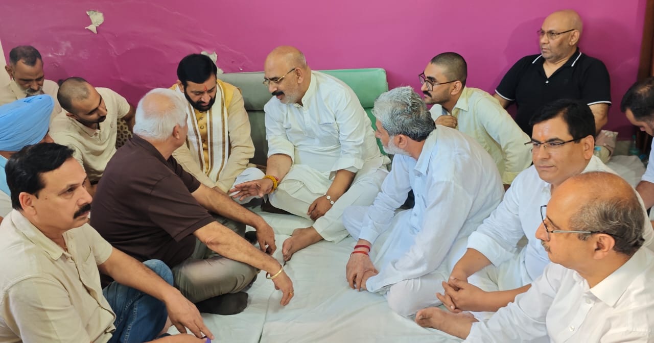 CM ਨਾਇਬ ਸਿੰਘ ਸੈਣੀ ਨੇ ਪੰਜਾਬ ਭਾਜਪਾ ਦੇ ਕਾਰਜਕਾਰੀ ਪ੍ਰਧਾਨ ਅਸ਼ਵਨੀ ਸ਼ਰਮਾ ਦੇ ਭਰਾ ਦੇ ਦੇਹਾਂਤ ''ਤੇ ਕੀਤਾ ਦੁੱਖ ਪ੍ਰਗਟ