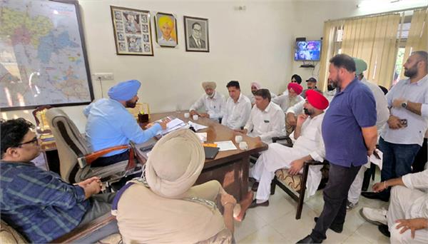 dr navjot dahiya led a protest outside local dsp office
