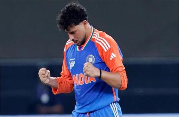 kuldeep yadav surpasses all bowlers in asia cup