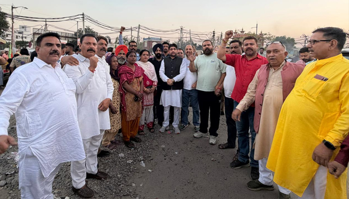 ਵੈਸਟ ਹਲਕੇ ’ਚ ਭਾਜਪਾ ਵਰਕਰਾਂ ਨੇ ‘ਆਪ’ ਸਰਕਾਰ ਖ਼ਿਲਾਫ਼ ਕੀਤਾ ਜ਼ੋਰਦਾਰ ਪ੍ਰਦਰਸ਼ਨ