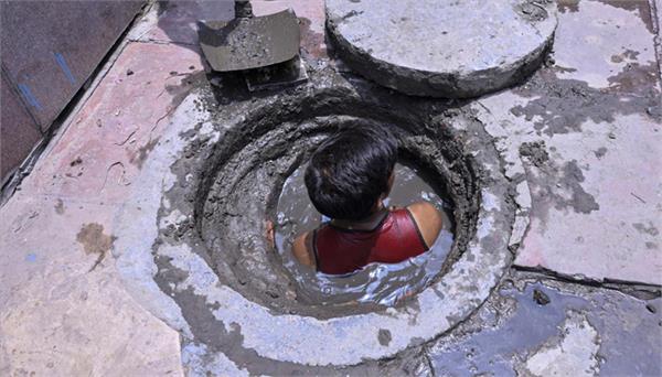 deaths occurring from entering sewers and septic tanks without safety equipment