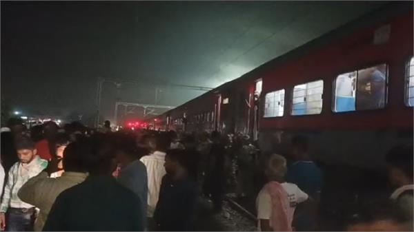 fire breaks out in a sleeper coach of the shaheed express