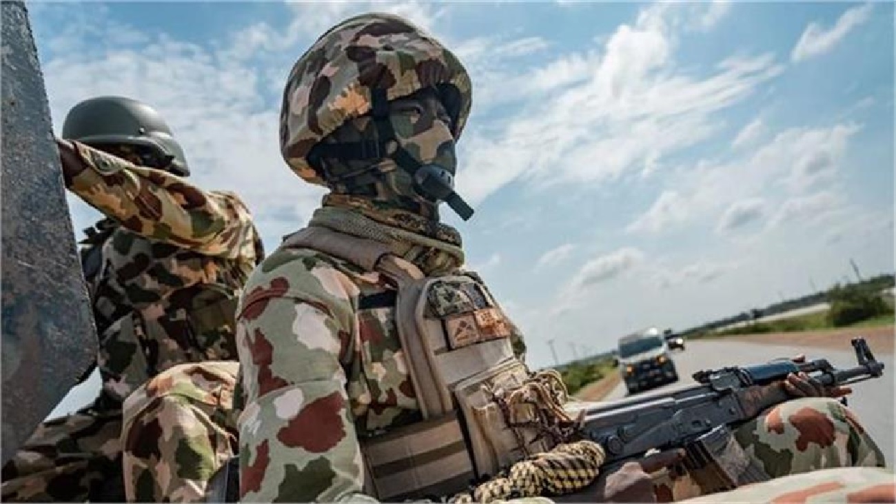 Nigeria: ਅੱਤਵਾਦੀਆਂ ਨੇ ਘਾਤ ਲਗਾ ਕੇ ਕੀਤਾ ਫ਼ੌਜੀ ਕਾਫ਼ਲੇ ''ਤੇ ਹਮਲਾ, 10 ਫ਼ੌਜੀਆਂ ਸਣੇ 15 ਲੋਕਾਂ ਦੀ ਮੌਤ