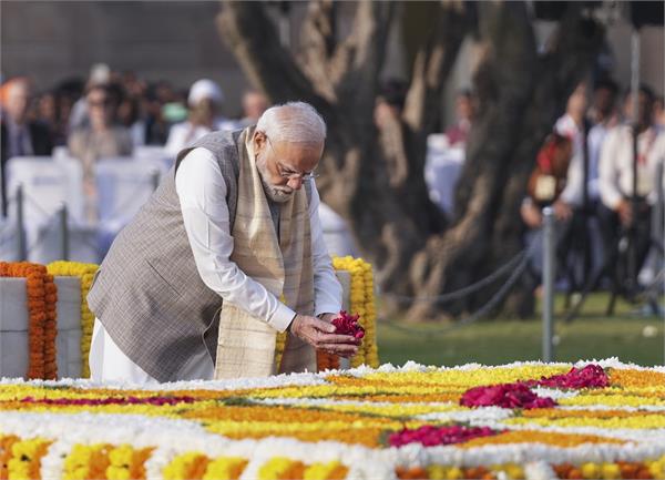 narendra modi mahatma gandhi tribute