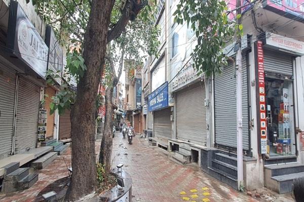 full effect of   punjab bandh   in derabassi