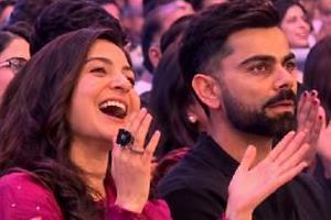 virat kohli  anushka sharma attend krishna das  kirtan in mumbai