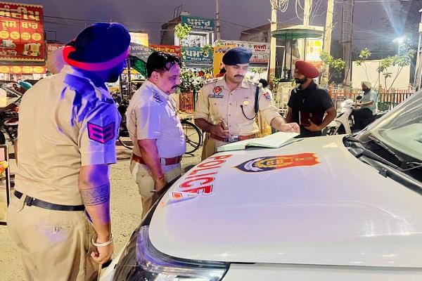 unexpected checking of police duties at checkpoints