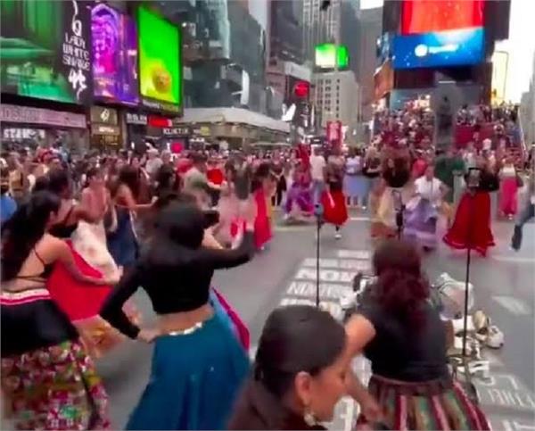 durga utsav intimes square 