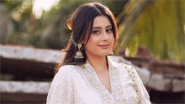 bollywood entry isha malviya reveals the secrets of her heart