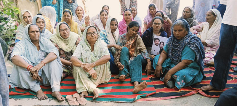 ਗਰਲਫ੍ਰੈਂਡ ਘਰ ਨੌਜਵਾਨ ਵੱਲੋਂ ਖ਼ੁਦਕੁਸ਼ੀ ਕਰਨ ਦੇ ਮਾਮਲੇ 'ਚ ਪਰਿਵਾਰ ਵੱਲੋਂ ਥਾਣੇ ਦਾ ਘਿਰਾਓ, ਪੁਲਸ ਦੀ ਵੱਡੀ ਕਾਰਵਾਈ