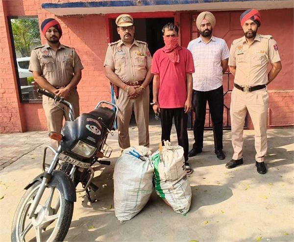 one person arrested with stolen goods