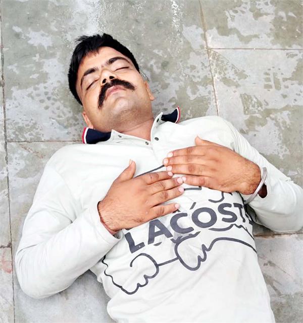 saves passenger  s life by administering cpr after a heart attack 