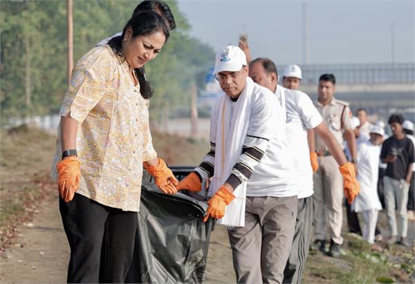 yamuna cleaning campaign  cm  rekha gupta