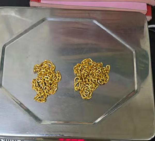 delhi airport  gold  seized  passenger  arrested