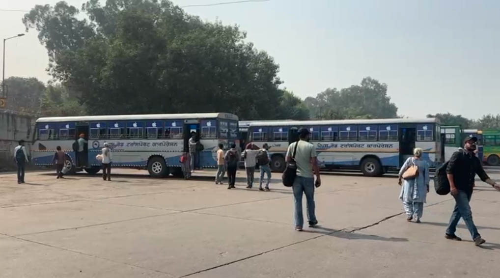 ਪੰਜਾਬ ''ਚ ਹੜਤਾਲ ''ਤੇ ਸਰਕਾਰੀ ਬੱਸਾਂ ਦੇ ਮੁਲਾਜ਼ਮ, ਖੱਜਲ-ਖੁਆਰ ਹੋ ਰਹੇ ਯਾਤਰੀ