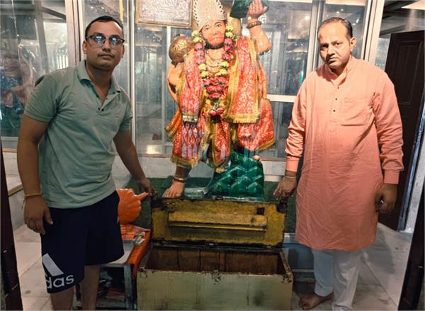 thieves target singh bhawani temple for the second time in a week