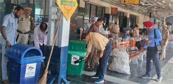 police conduct a checking drive at pathankot railway station
