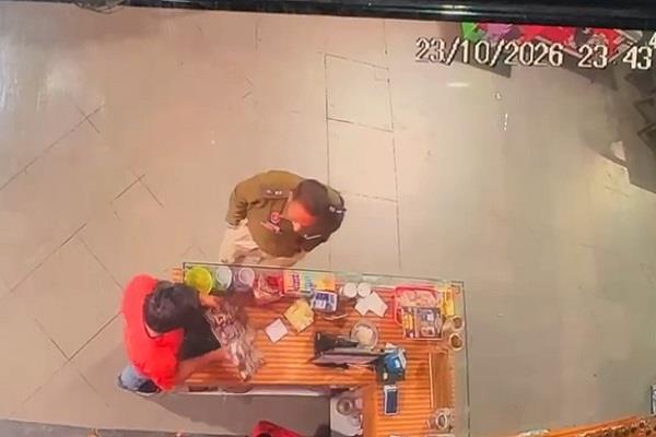a high ranking police officer would throw his weight around