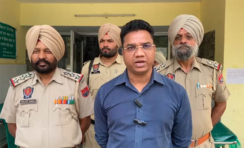 ਕਪੂਰਥਲਾ ਵਿਖੇ ਹਾਜੀਪੁਰ ''ਚ ਪਟਾਕਿਆਂ ਦੇ ਧਮਾਕੇ ਮਾਮਲੇ ’ਚ ਐਕਸ਼ਨ ਮੋਡ ''ਚ ਪੁਲਸ