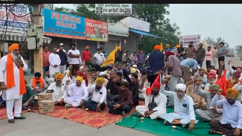 ਪਰਵਿੰਦਰ ਝੋਟਾ ਕਤਲਕਾਂਡ ਦੇ ਵਿਰੋਧ ''ਚ ਸੁਲਤਾਨਪੁਰ ਲੋਧੀ ਦੇ ਬਾਜ਼ਾਰ ਰਹੇ ਮੁਕੰਮਲ ਬੰਦ