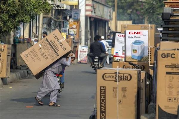 pakistan s growth slows