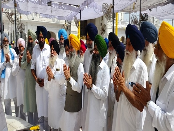ਸ੍ਰੀ ਅਕਾਲ ਤਖ਼ਤ ਸਾਹਿਬ ਨਤਮਸਤਕ ਹੋਏ ਸ਼੍ਰੋਮਣੀ ਅਕਾਲੀ ਦਲ (ਪੁਨਰ-ਸੁਰਜੀਤ) ਦੇ ਆਗੂ