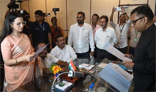 actress koel mallick files nomination for rajya sabha election