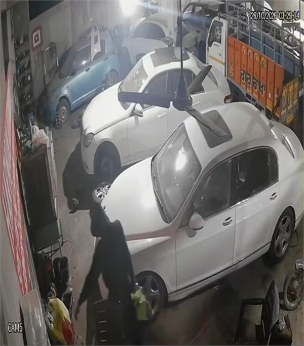 workshop  fortuner  theft  engine