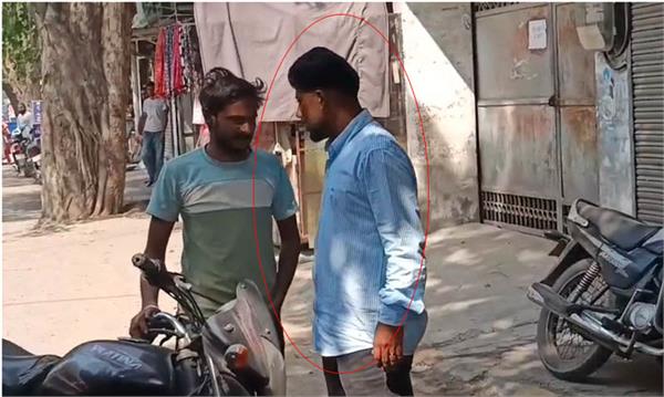 jalandhar police in spotlight  private boys stopping vehicles at checkpoints