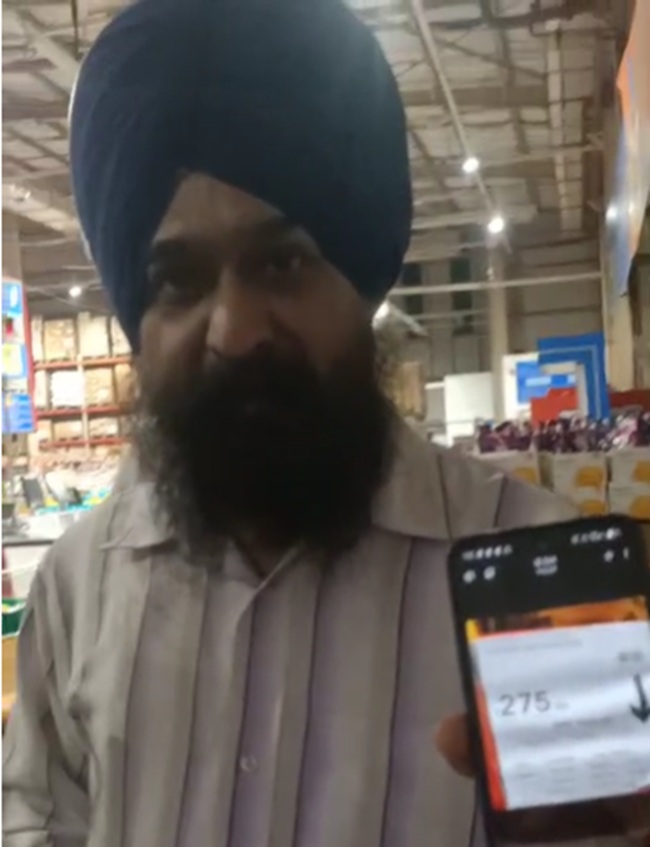 ਵਾਲਮਾਰਟ ਸਟੋਰ ''ਤੇ ਹੰਗਾਮਾ, ਗਾਹਕਾਂ ਨੇ ਗਲਤ ਬਿੱਲ ਬਣਾਉਣ ਅਤੇ ਬਦਸਲੂਕੀ ਦੇ ਲਗਾਏ ਦੋਸ਼