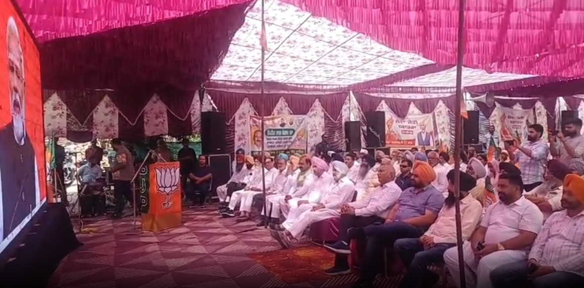 ਜਨਸੇਵਕ ਵਜੋਂ PM ਮੋਦੀ ਦੇ 25 ਸਾਲ ਪੂਰੇ ਹੋਣ ''ਤੇ ਭਾਜਪਾ ਨੇ ਕੱਢੀ ''ਸੇਵਾ ਜੋਤੀ ਯਾਤਰਾ''