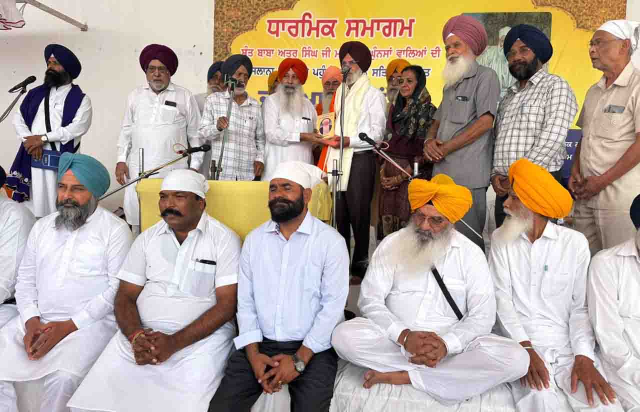 ਸੰਤ ਅਤਰ ਸਿੰਘ ਘੁੰਨਸ ਸਾਹਿਤਕ ਐਵਾਰਡ ਕਵੀ ਜਸਵੰਤ ਜ਼ਫ਼ਰ ਨੂੰ ਭੇਟ