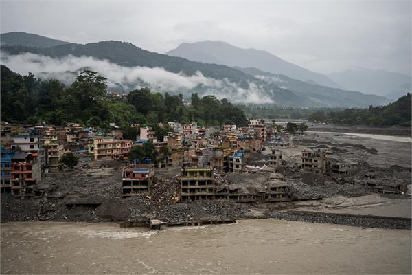 village destroy in flood