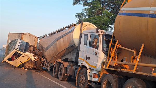 chandigarh road  canter  accident