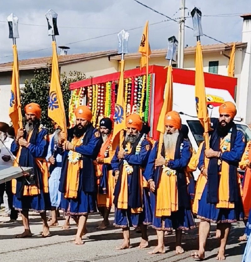 ਸ਼ਹਿਰ ਪਾਸਿਆਨੋ ਵਿਖੇ ਧੰਨ ਸ੍ਰੀ ਗੁਰੂ ਗ੍ਰੰਥ ਸਾਹਿਬ ਜੀਓ ਦੇ ਪਹਿਲੇ ਪ੍ਰਕਾਸ਼ ਦਿਵਸ ਨੂੰ ਸਮਰਪਿਤ ਸਜੇ ਵਿਸ਼ਾਲ ਨਗਰ ਕੀਰਤਨ