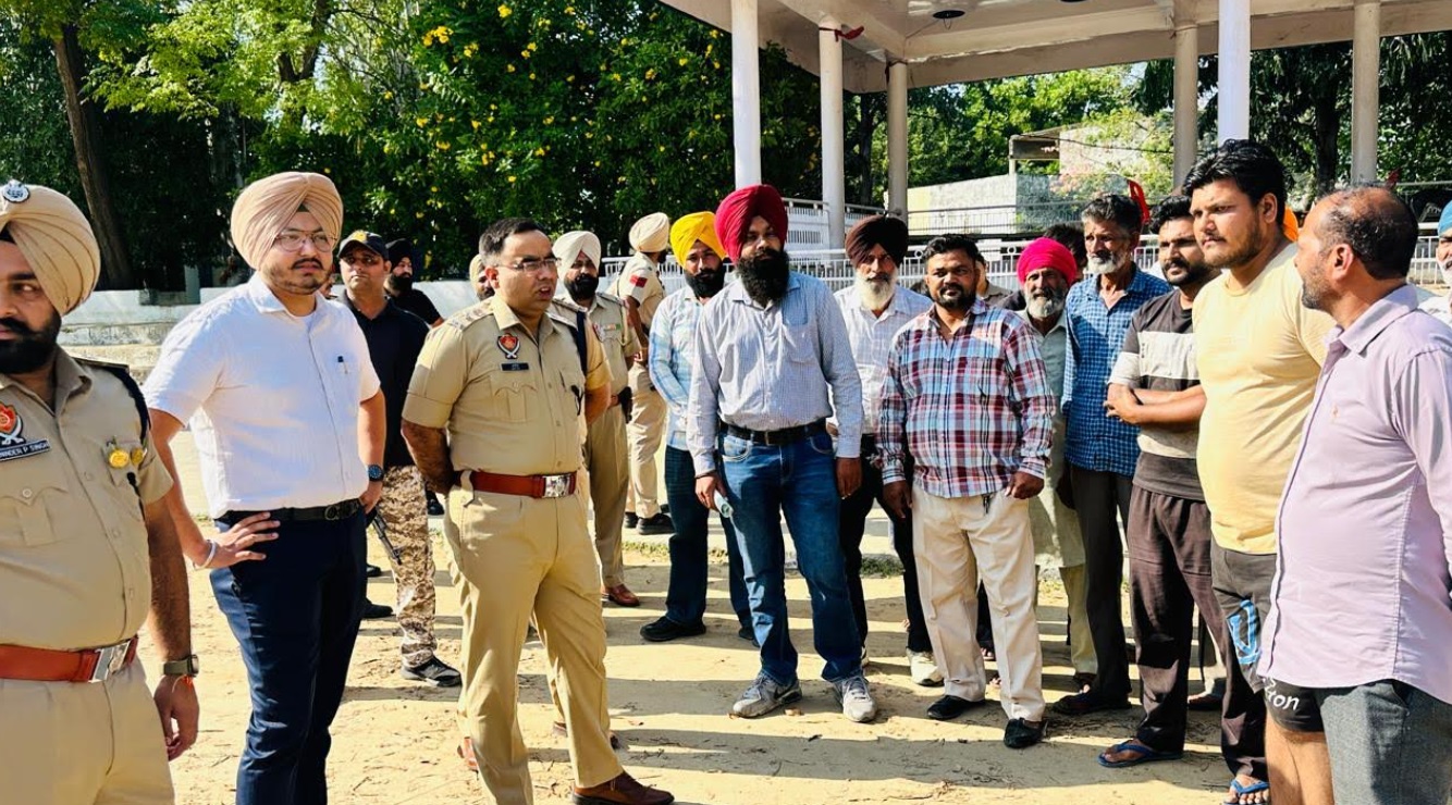 SSP ਅਦਿੱਤਿਆ ਤੇ ADC ਗੁਰਸਿਮਰਨ ਢਿੱਲੋਂ ਵੱਲੋਂ ਡਰੱਗ ਹੋਟਸਪੋਟ ਇਲਾਕਿਆਂ ਦਾ ਦੌਰਾ