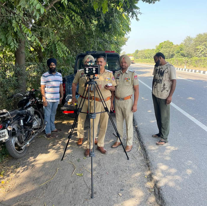 ਤੇਜ਼ ਰਫ਼ਤਾਰ ਵਾਹਨਾਂ ਵਿਰੁੱਧ ਵੱਡੀ ਕਾਰਵਾਈ, ਕੱਟੇ 41 ਚਲਾਨ